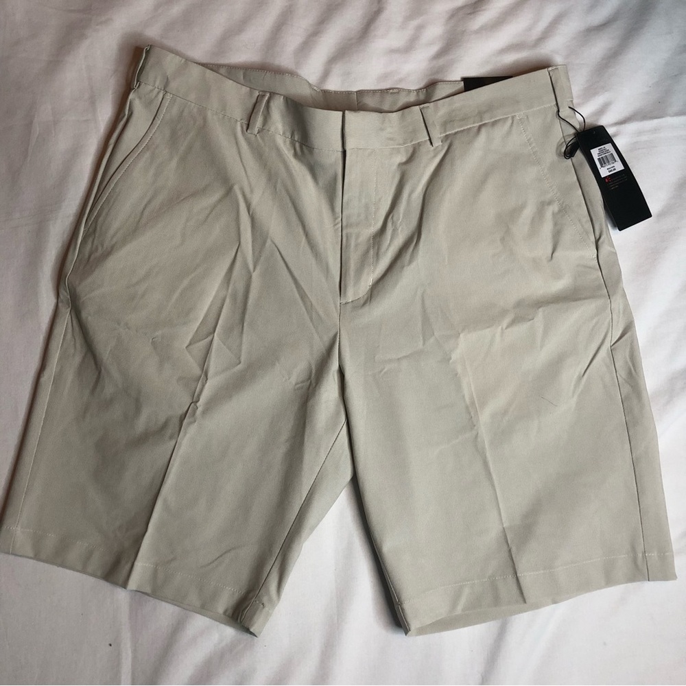 Walter Hansen essentials golf pinstripe khaki shorts